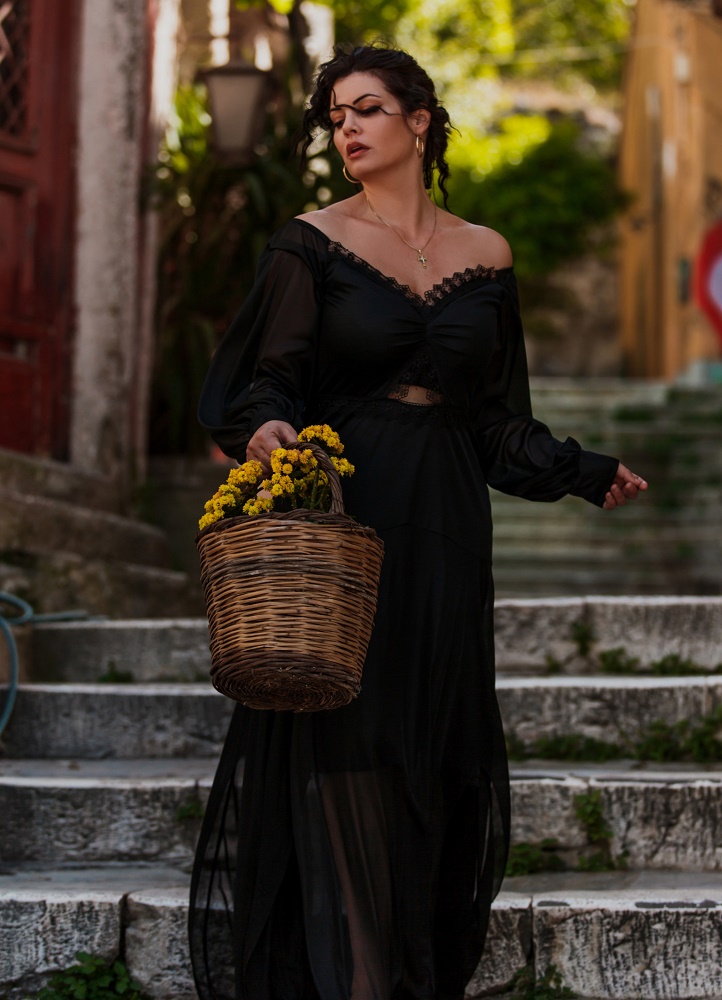 maxi φόρεμα με δαντέλα στο μπούστο by Maria Korinthiou Collection -  Parizianista.gr
