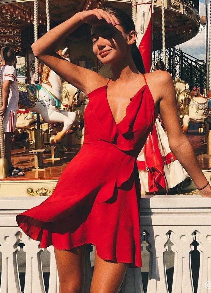 mini φόρεμα με βολάν - Parizianista.gr
